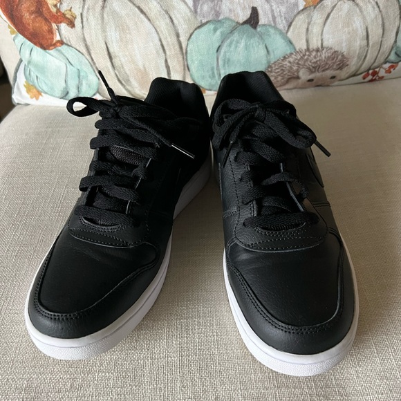 Women’s Nike Ebernon Shoes - Picture 2 of 6